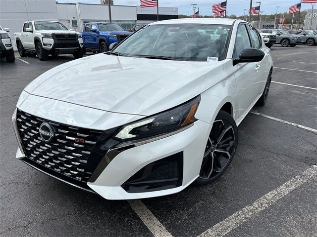 2025 Nissan Altima SR