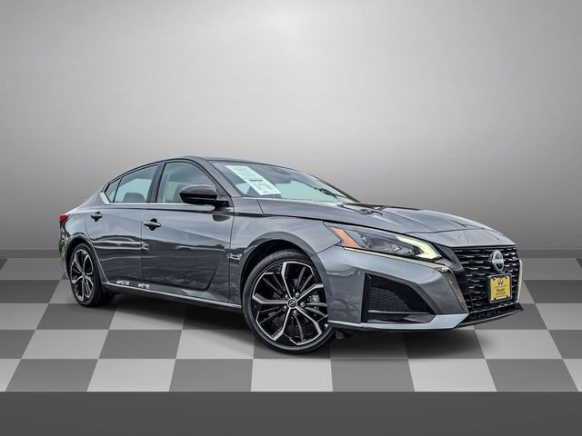 2025 Nissan Altima SR