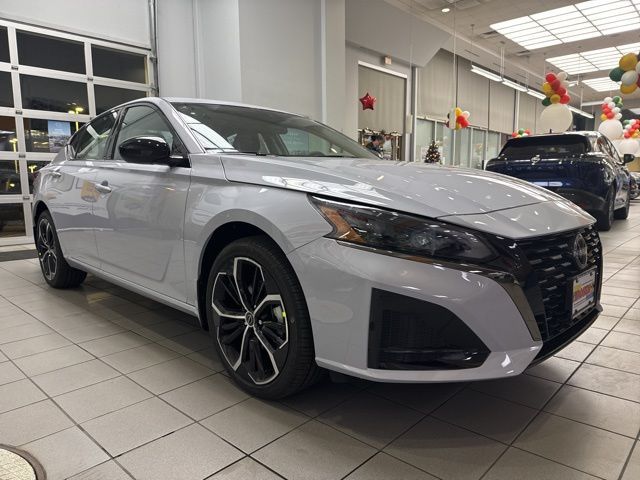 2025 Nissan Altima SR