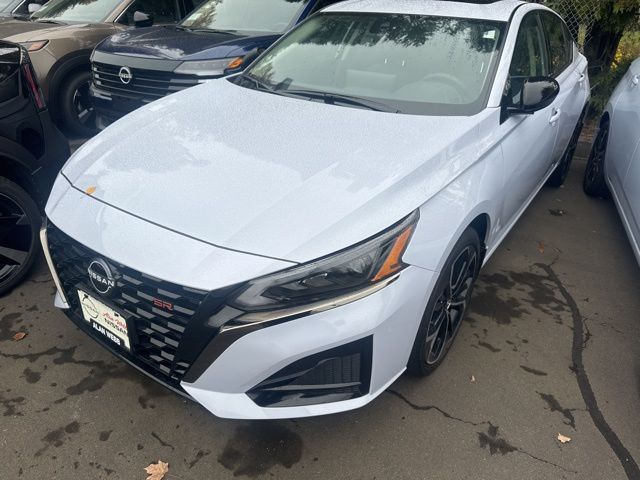 2025 Nissan Altima SR