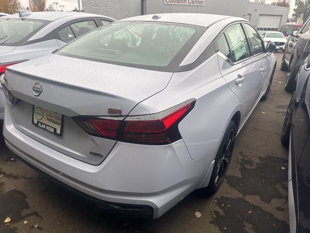 2025 Nissan Altima SR