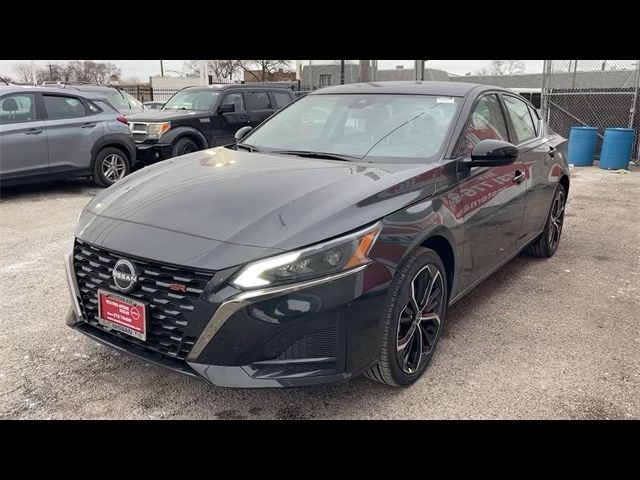 2025 Nissan Altima SR