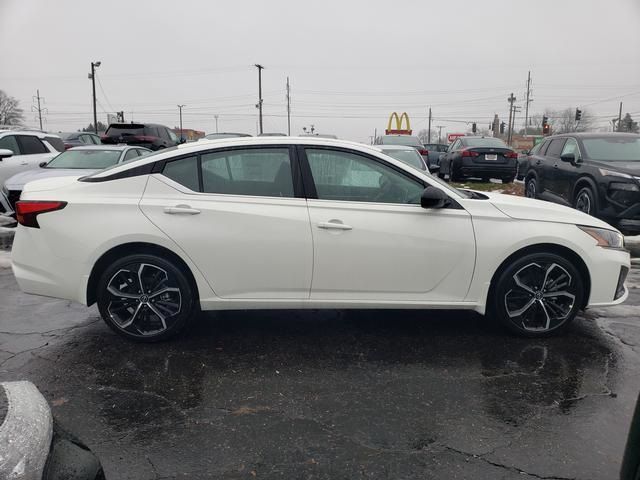 2025 Nissan Altima SR