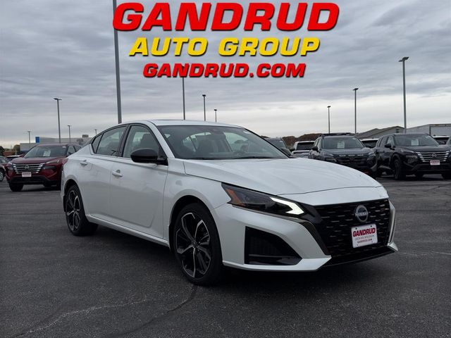 2025 Nissan Altima SR