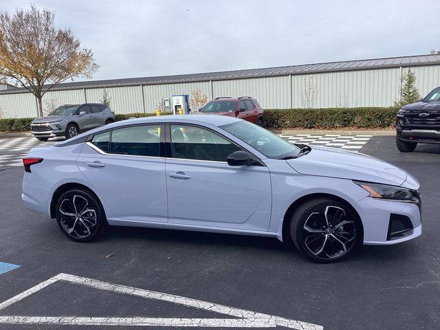 2025 Nissan Altima SR