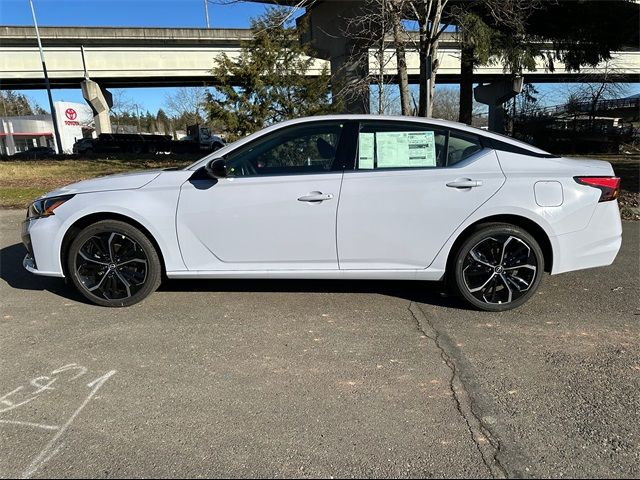 2025 Nissan Altima SR