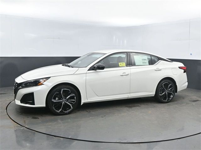 2025 Nissan Altima SR