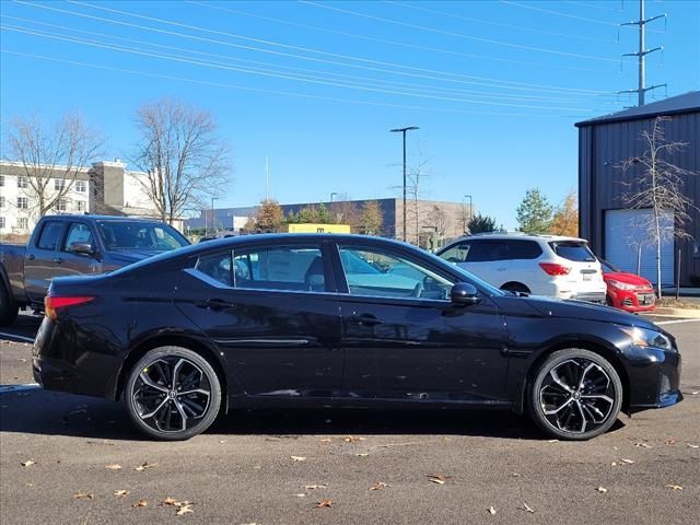 2025 Nissan Altima SR