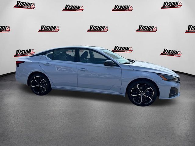 2025 Nissan Altima SR