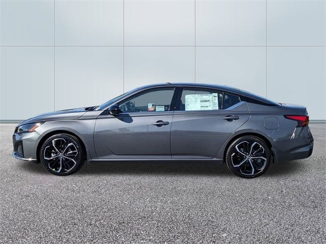 2025 Nissan Altima SR