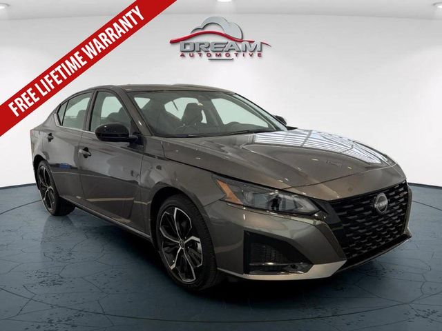 2025 Nissan Altima SR