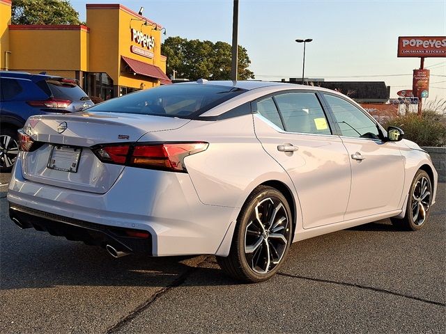 2025 Nissan Altima SR