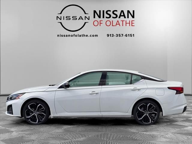 2025 Nissan Altima SR
