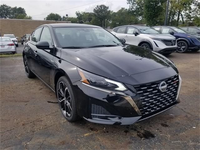 2025 Nissan Altima SR
