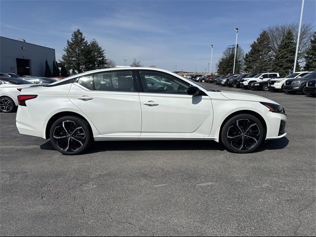 2025 Nissan Altima SR