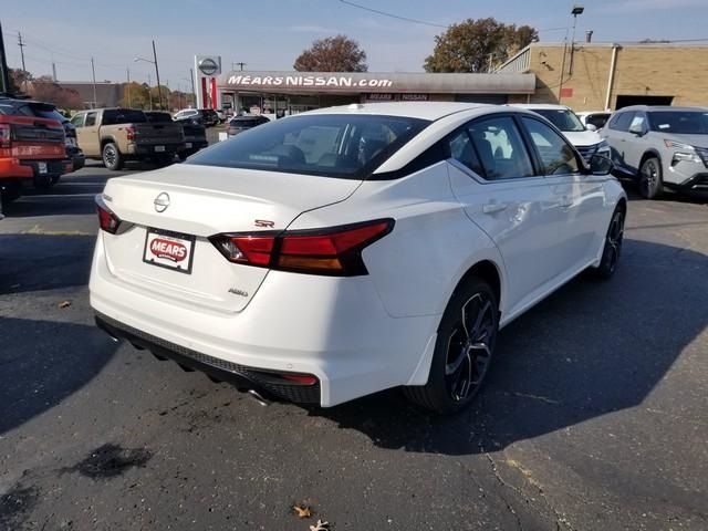 2025 Nissan Altima SR