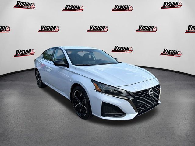 2025 Nissan Altima SR