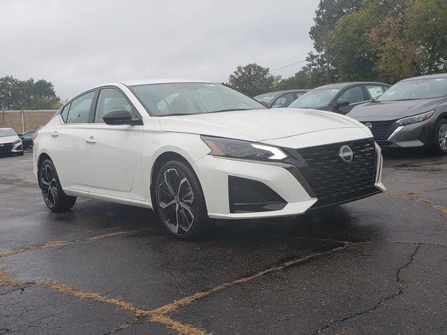 2025 Nissan Altima SR