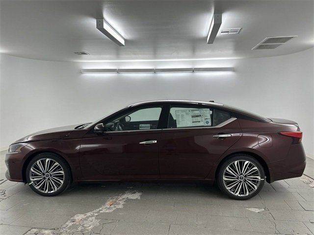 2025 Nissan Altima SL