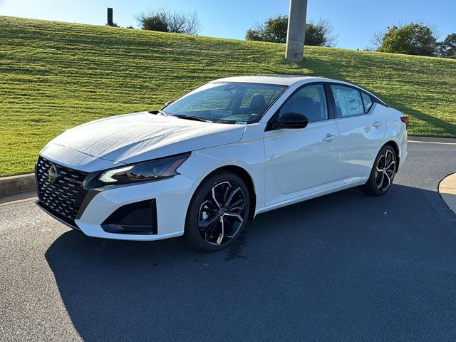 2025 Nissan Altima SR