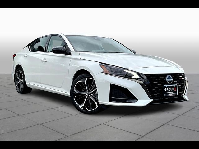 2025 Nissan Altima SR