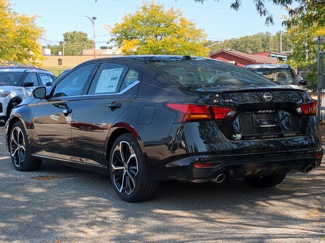 2025 Nissan Altima SR