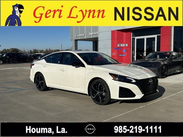 2025 Nissan Altima SR