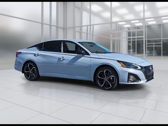 2025 Nissan Altima SR