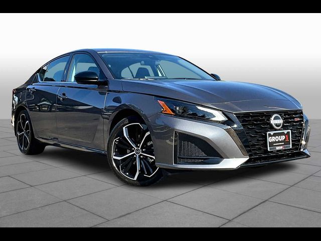 2025 Nissan Altima SR