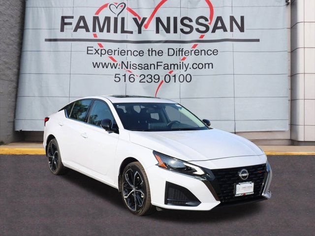 2025 Nissan Altima SR