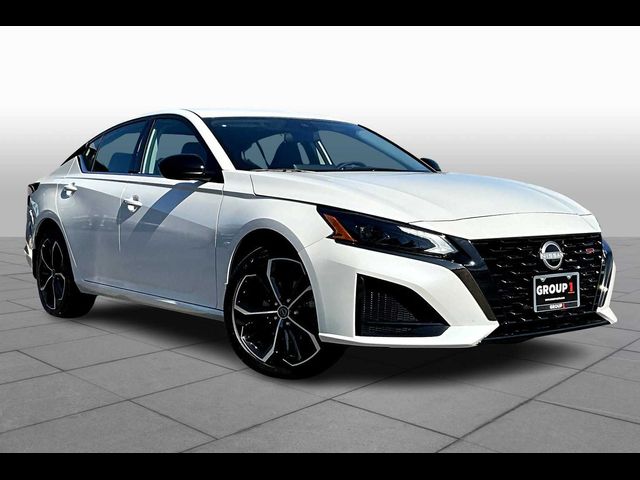 2025 Nissan Altima SR