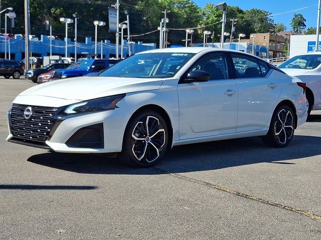 2025 Nissan Altima SR