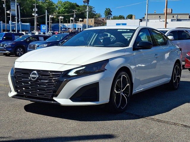 2025 Nissan Altima SR