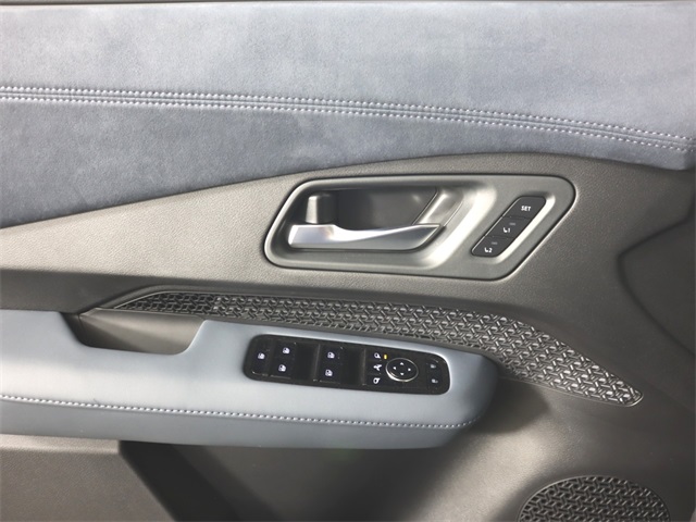 Vehicle image 18 of 39