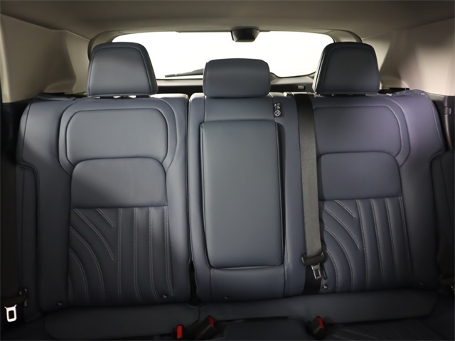 Vehicle image 31 of 39