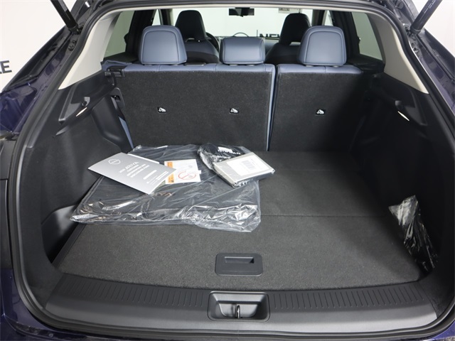 Vehicle image 32 of 39