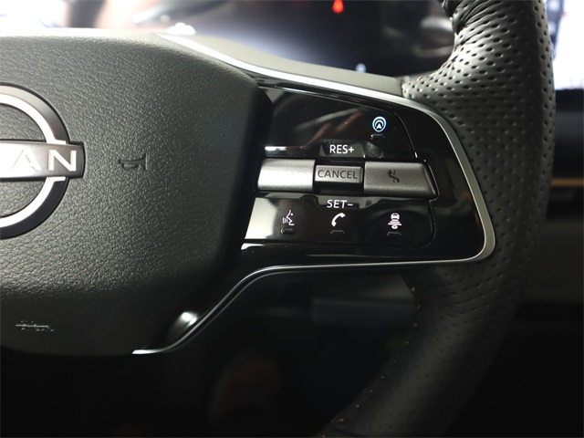 Vehicle image 15 of 39