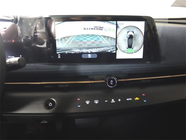 Vehicle image 11 of 39