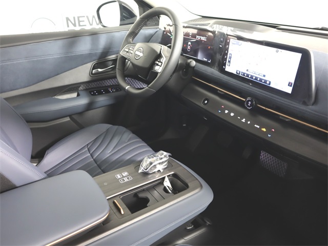 Vehicle image 28 of 39