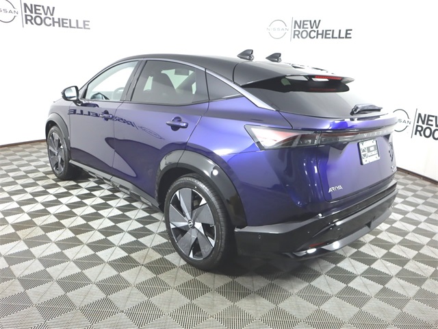 Vehicle image 6 of 39