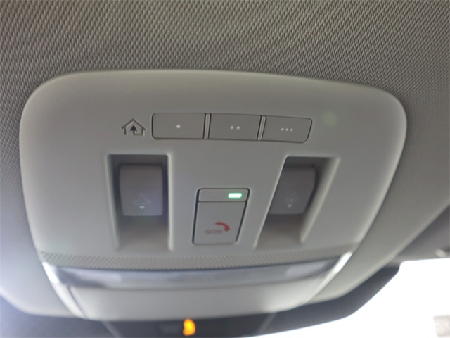 Vehicle image 12 of 39