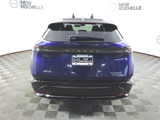 Vehicle image 4 of 39