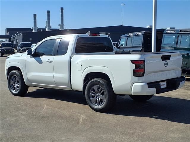 2025 Nissan Frontier SV