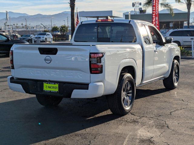 2025 Nissan Frontier SV