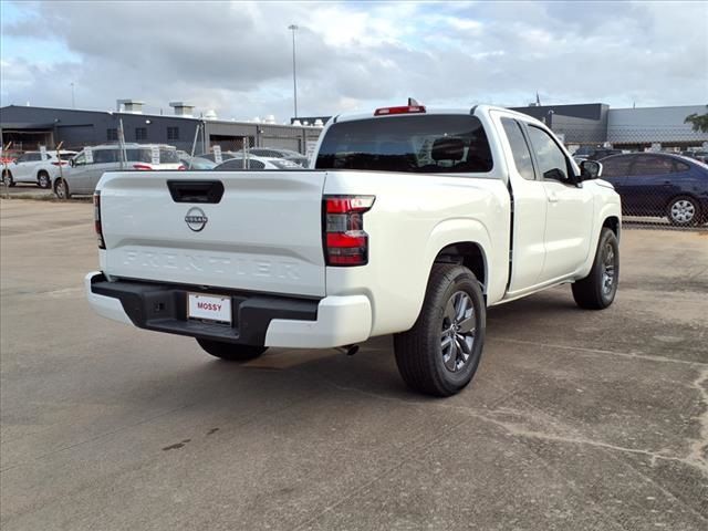 2025 Nissan Frontier SV