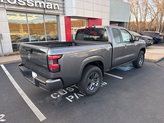 2025 Nissan Frontier SV