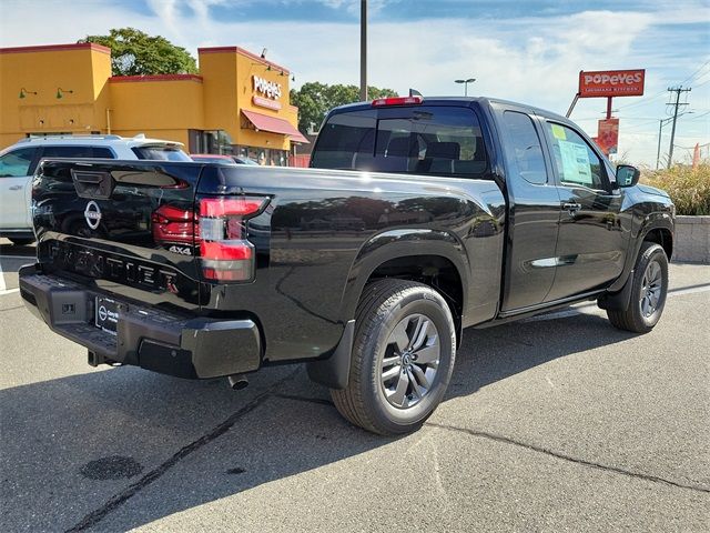 2025 Nissan Frontier SV