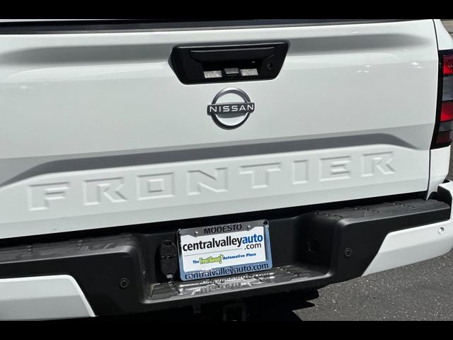 2025 Nissan Frontier SV