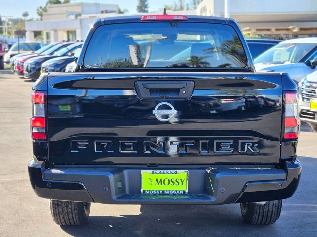 2025 Nissan Frontier SV