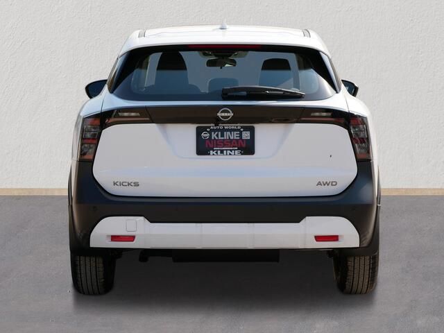 2025 Nissan Kicks S